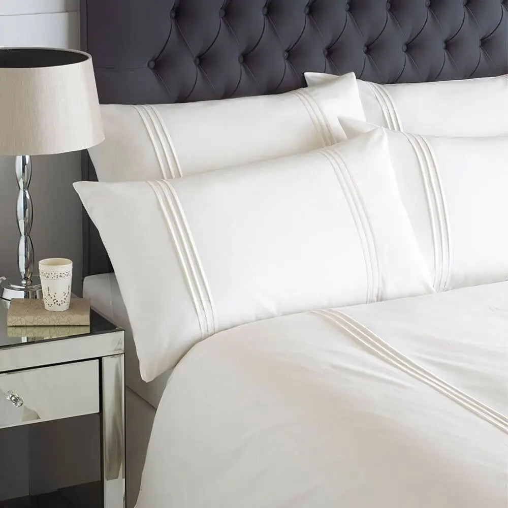 Linear Pleated Duvet Cover & Pillowcase Set – Modern Textured Bedding